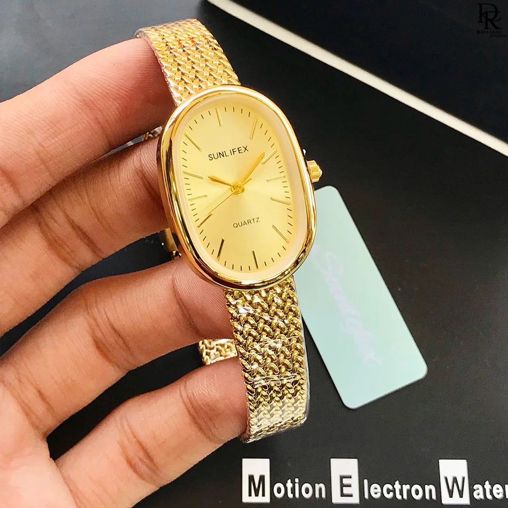 Elegant Gold Mesh Strap Analog Watch